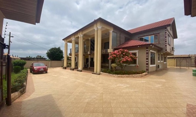 Kumasi Apartment | Beautiful 2-Bed Apartment in Kumasi