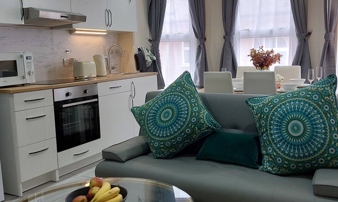 Surrey Docks Apartment | Beautiful 2 Bed Flat Close To Central London