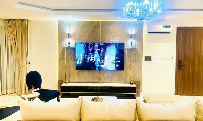 Lekki Phase 1 Apartment | Beautiful 2 bed flat in much sought after estate