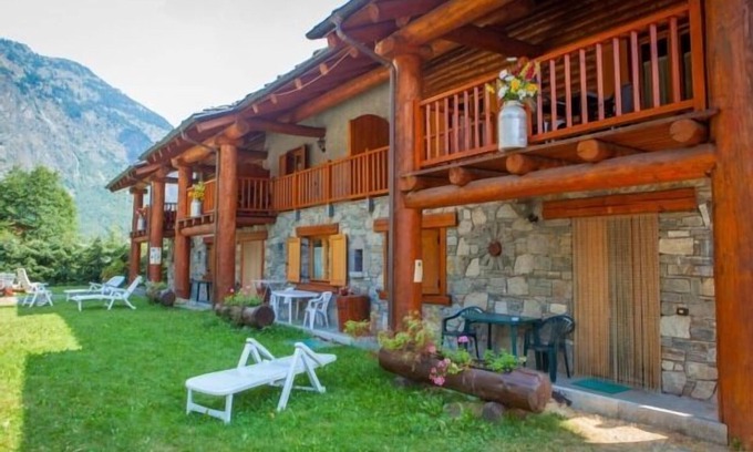 Antey-Saint-Andre Apartment | Beautiful 2 bedrooms apartment with Matterhorn view