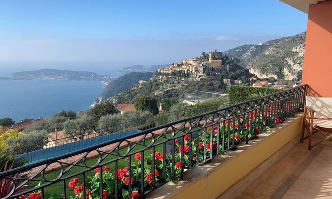 Eze Apartment | Beautiful 2 Bedroom Apartment overlooking Eze Village and the Cote d'Azur