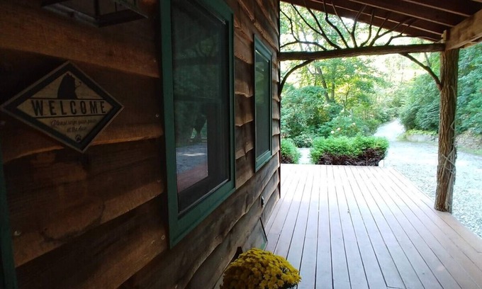 Clayton Cabin | Beautiful 2 bedroom/2 bathroom cabin with a loft!