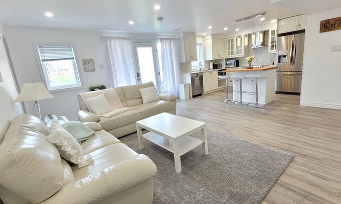 Cambridge Apartment | Beautiful 2 Bedroom Apartment Close to Hwy 401 & Hwy 8 in Cambridge