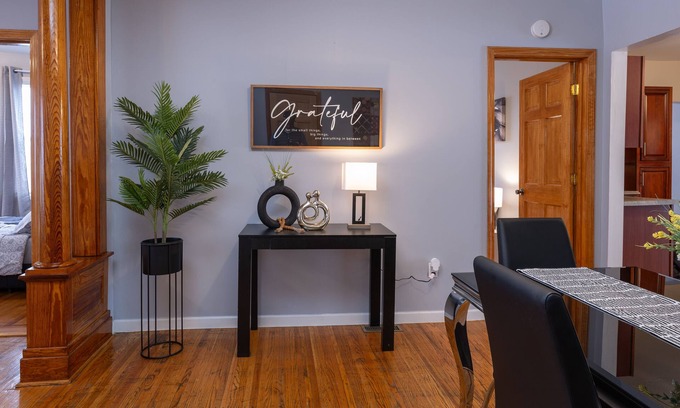 Utica Apartment | Beautiful 2 Bedroom Apt. With fast Wifi & Netflix