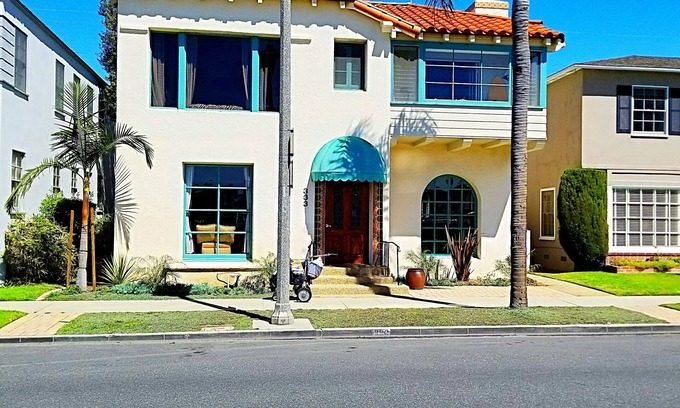 Belmont Park Apartment | Beautiful 2 bedroom apartment on Alamitos Bay