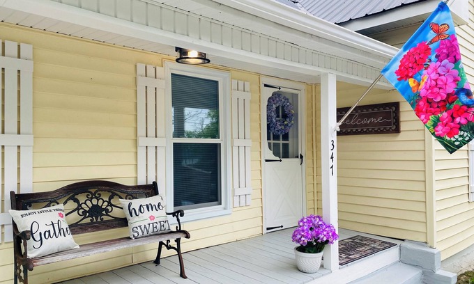 Mount Airy House | Beautiful 2 bedroom home, Walk to Downtown Mt. Airy!