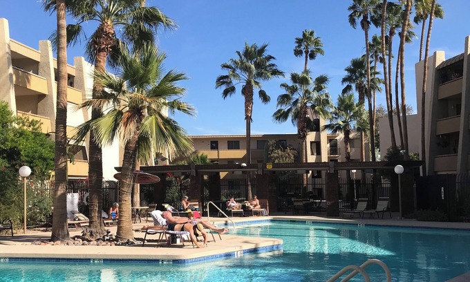 Entertainment District Condo | Beautiful 2-bedroom 2 bathroom condo with WiFi, near Old Town Scottsdale.
