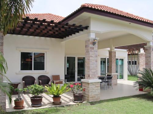 Hua Hin Villa | Beautiful 2 bedroom villa with a dedicated office