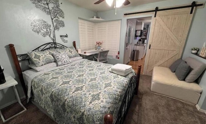 Greenacres House | Beautiful 2 room guest ste in upscale Willow Creek