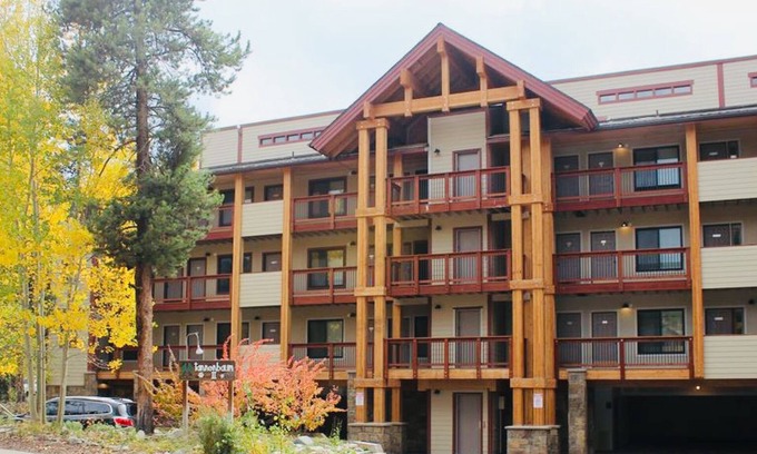 Peak 9 Condo | Beautiful 2bed/3bath Condo 5 Min Walk to Downtown and Peak 9 Lift