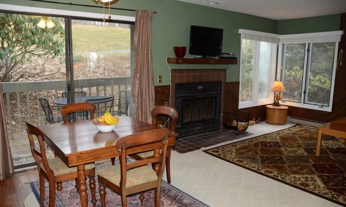 Nellysford Condo | Beautiful 2BR/2BA - DOG FRIENDLY - Great LOW Rates
