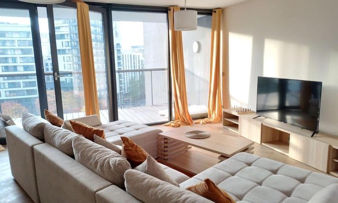 European Quarter Apartment | Beautiful 2BR/2BAR apartement in European District