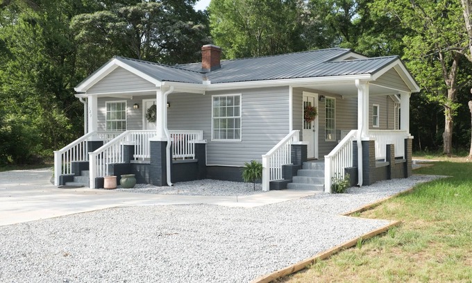 Griffin House | Beautiful 3/2 Family Home