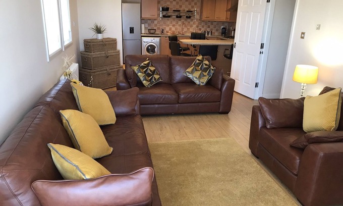 Gourock Apartment | Beautiful 3-Bed Apartment in Gourock