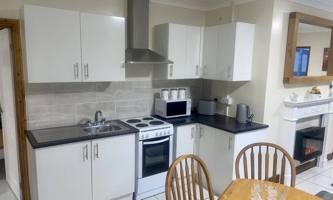 Bircotes Cottage | Beautiful 3-bed Bungalow in Bawtry Doncaster