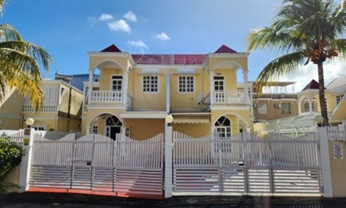 Pereybere House | Beautiful 3 Bed Villa with Pool Near Perybere Beach Sleeps 6
