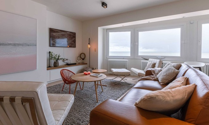 Duinbergen Apartment | Beautiful 3 bedroom apartment with sea view
