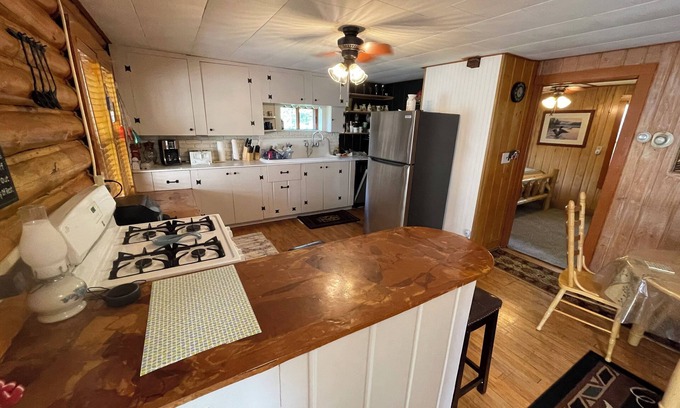 Remer Cabin | Beautiful 3-bedroom cabin in Remer on Big Sand Lake. Balsam Bay Resort.