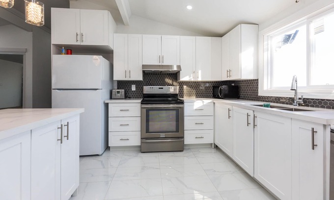 Mono Cottage | Beautiful 3 bedroom cottage located in Mono