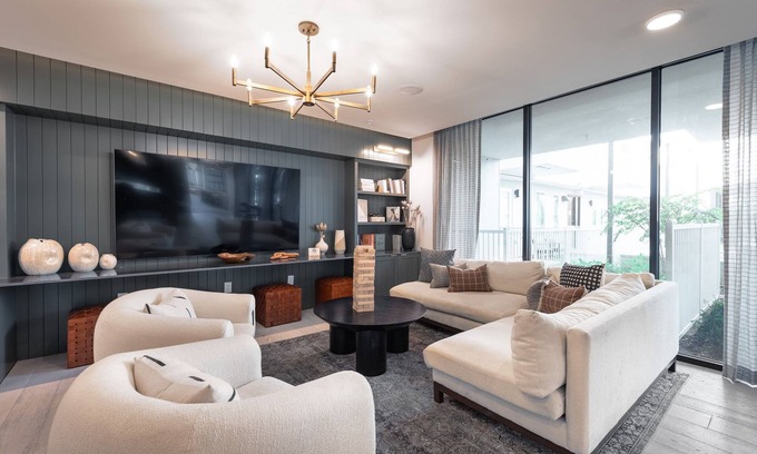 Windsor Park Apartment | Beautiful 3 bedroom oasis close to downtown