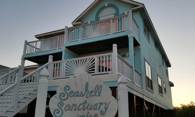 Fort Morgan House | Beautiful 3 Bedroom 3 Bath at the Beach!