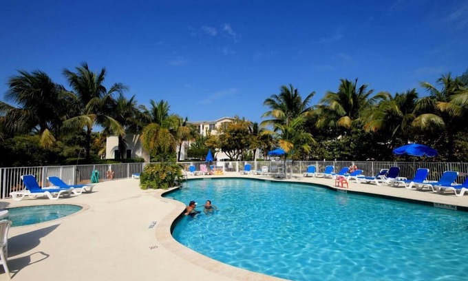 Islamorada House | Beautiful 3 Bedroom Condo with Ocean Views Located in Lower Matecumbe