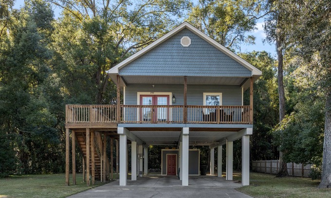 Tallahassee House | Beautiful 3 bedroom home close to FSU/FAMU/Airport-SLEEPS 12