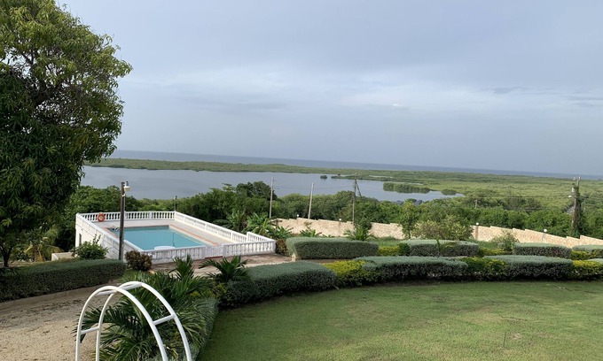 Windsor Villa | Beautiful 3 Bedroom Villa with swimming pool, overlooking The Caribbean Sea