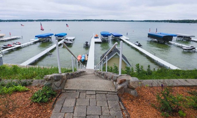 Culver House | Beautiful 3600sqft Cottage on Lake Maxinkuckee in Culver Indiana.
