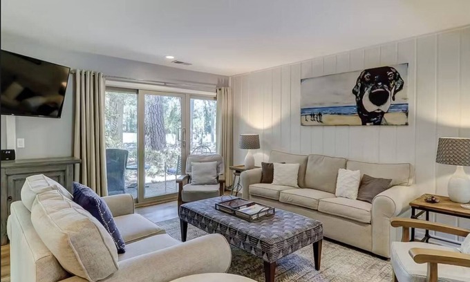 Sea Pines Condo | Beautiful 3B/3.5B Golf View, Steps to Beach - 487 Plantation Club - Dogs Welcome