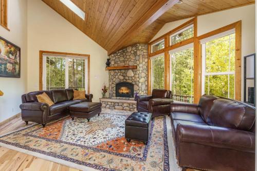 North Wawona House | Beautiful 3bd Sanctuary Inside Yosemite