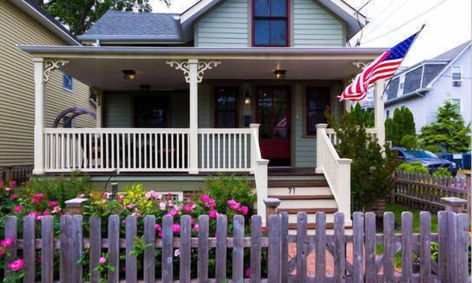 Ocean Grove House | Beautiful 3BR Victorian Home w/Beach Locker