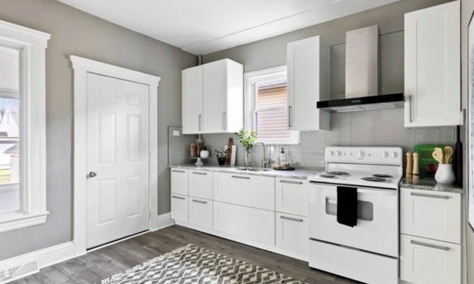 Windsor Apartment | Beautiful 4 Bedroom Apartment. Near Major Factory and Boarder. Family Equipped