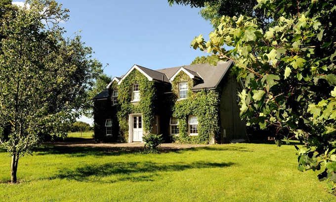 Magherafelt House | Beautiful 4 bedroom Cottage 45 mins from Belfast and North Coast Beaches.