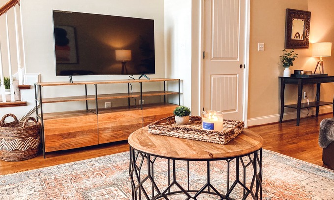 Hoover House | Beautiful 4 Bedroom Townhome close to Hoover Met, RTJ, Shopping and Dining.