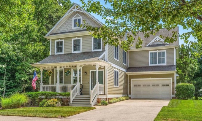 Sun Ridge House | Beautiful 4 Bedroom Home with 1st Floor Primary in Amenity Rich Bayside