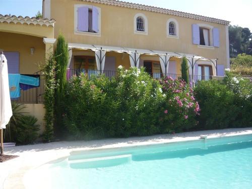 Cadenet Villa | beautiful 4 bedroom villa, pool, Luberon