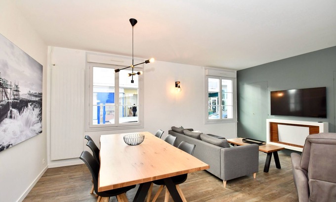 Royan Apartment | Beautiful 4 pers. modern apartment- 2 bedrooms- center of Royan- France