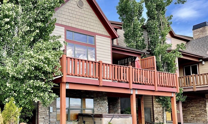 Bear Hollow Village House | Beautiful 4BR Bear Hollow house with private hot tub and views!