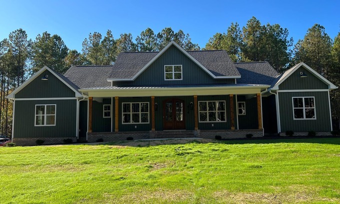 West End House | Beautiful 5 bedroom home 11 miles from U.S. Open.