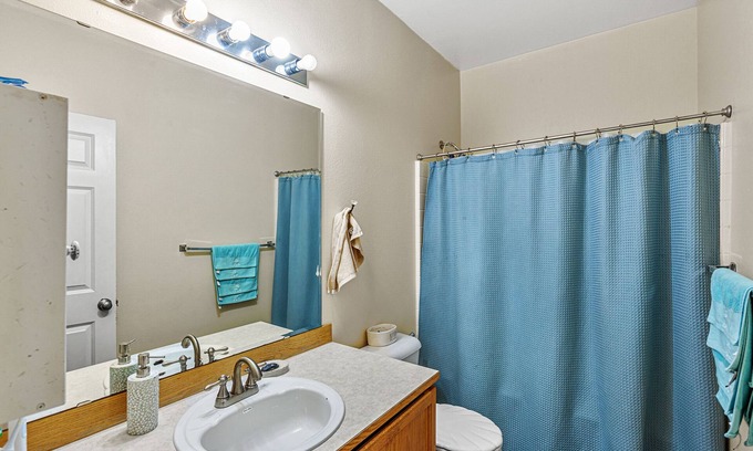 North Creek Apartment | Beautiful 5 bedroom spacious home for next vaca!