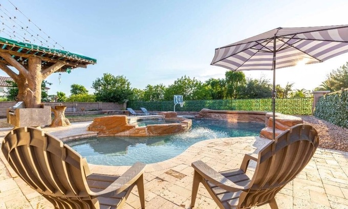 Montelena House | Beautiful 5 bedroom home with an Amazing * HEATED POOL!