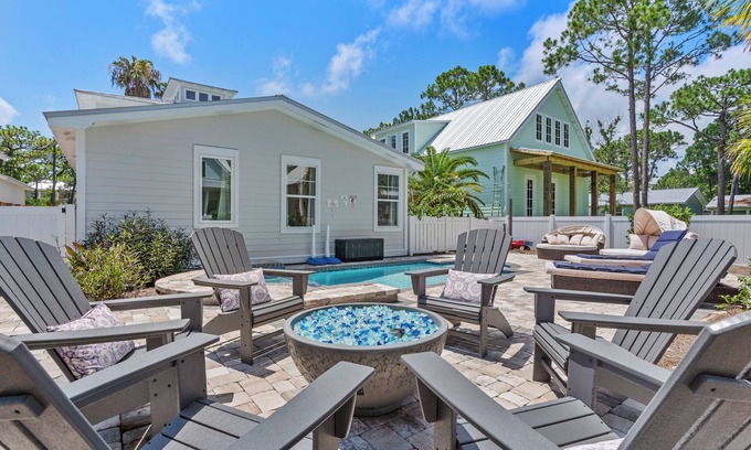 San Juan House | Beautiful 8-bedroom house Sleeps 24 in Santa Rosa Beach. Private Pool & Hot Tub