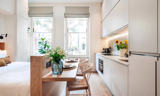 Earl's Court Apartment | Beautiful Abode In Earl's Court