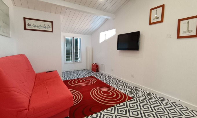 Saint-Martin-de-Re Apartment | Beautiful accommodation in a great location. From 26/10 to 2/11, bed linen and towels included
