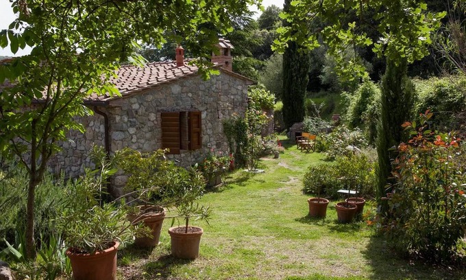 Pomaia Apartment | Beautiful accommodation in a quiet location and with a huge garden,Wi-Fi,t5