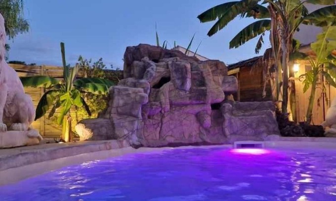 Elne House | Beautiful air-conditioned villa with all comforts, private swimming pool with cascading rock,.
