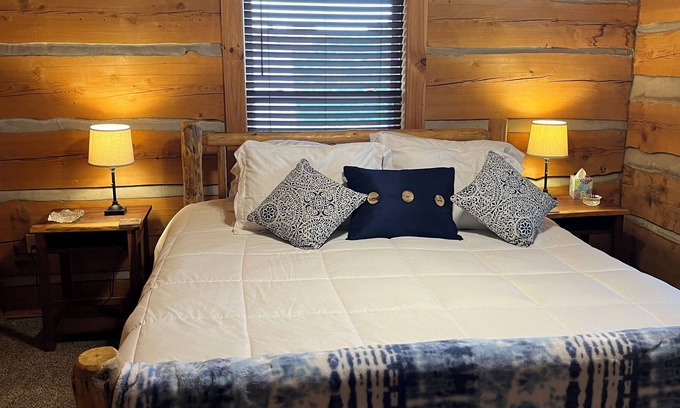 Vesta Cabin | Beautiful and comfortable fully furnished mountain cabin with central air!