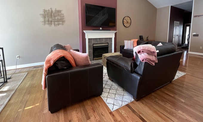 Christiansburg House | Beautiful and Spacious in the Valley - Near Roanoke, Radford, VT. 3400+ sqft