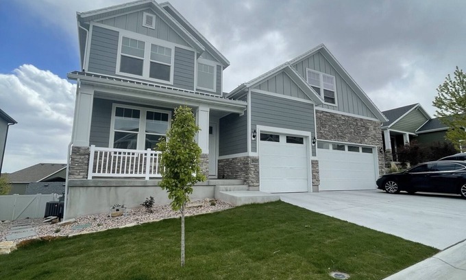 South Jordan House | Beautiful and spacious Mather in Law apartment- Basement